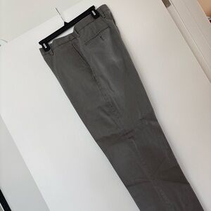 Dockers Classic Fit Men's Gray taupe Pants